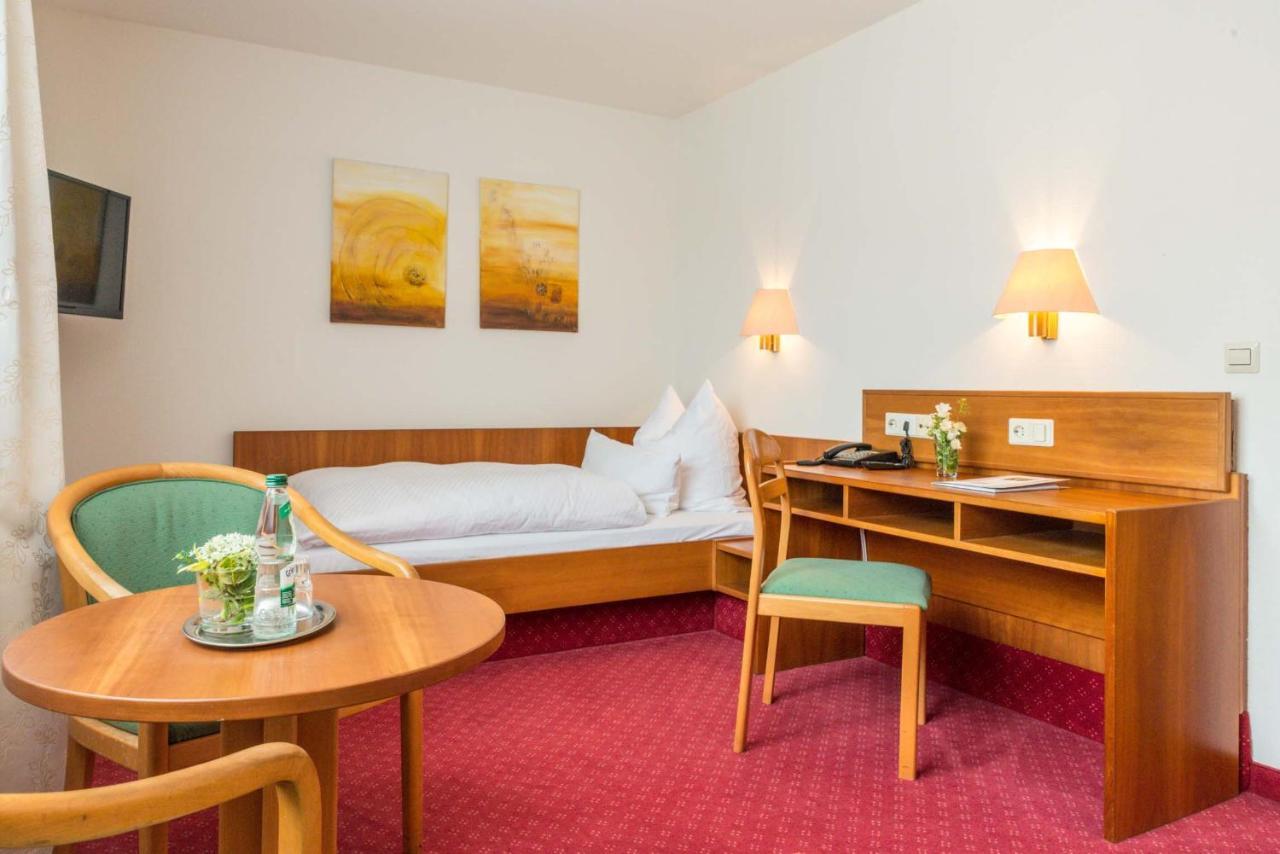 Mayers Waldhorn - Zwischen Reutlingen Und Tuebingen Kusterdingen ภายนอก รูปภาพ
